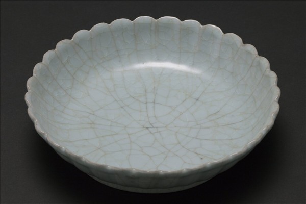 官窯 青瓷菊花式盤