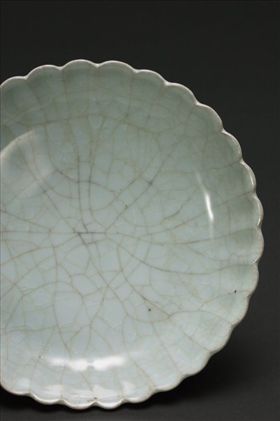 官窯 青瓷菊花式盤