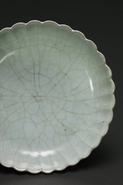 官窯 青瓷菊花式盤