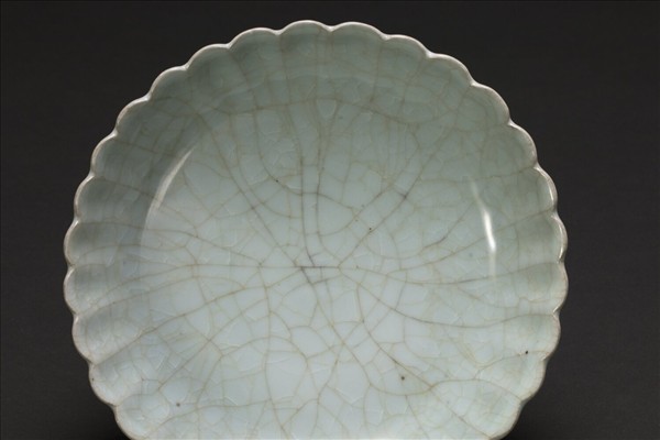 官窯 青瓷菊花式盤