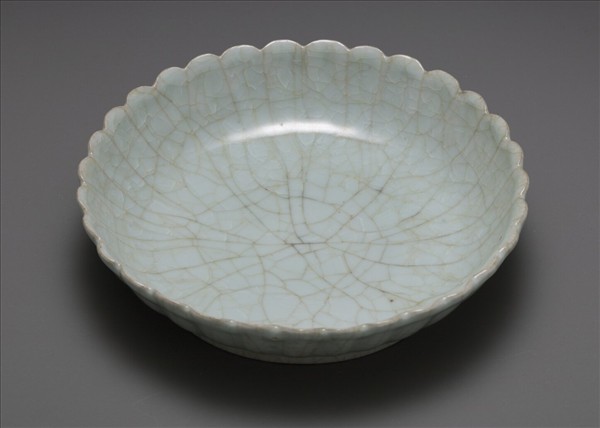 官窯 青瓷菊花式盤