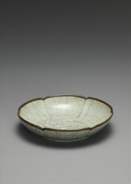 官窯 青瓷龍紋盤