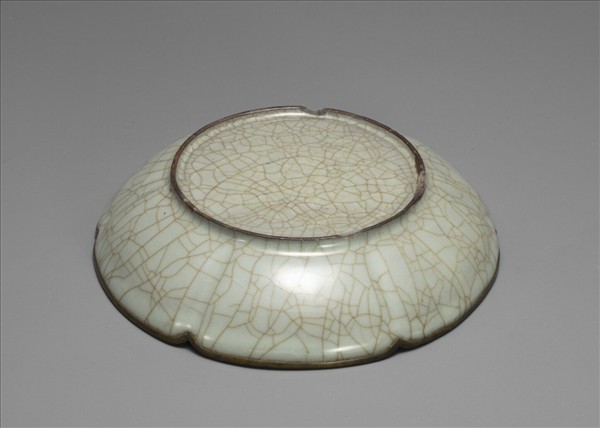 官窯 青瓷龍紋盤