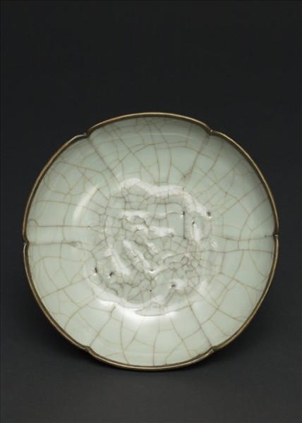 官窯 青瓷龍紋盤