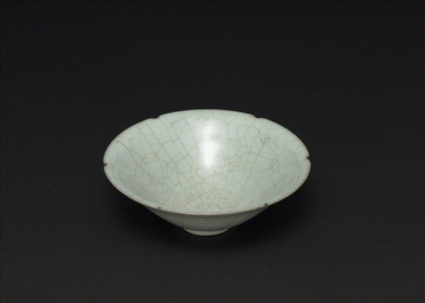 官窯 青瓷葵口碗