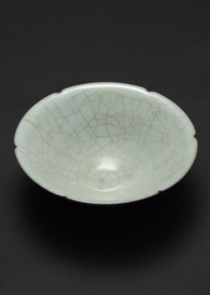 官窯 青瓷葵口碗