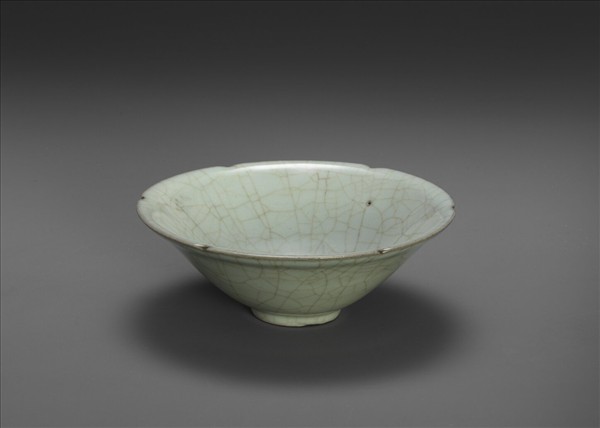 官窯 青瓷葵口碗