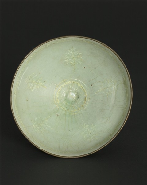 高麗青瓷象嵌雲鶴紋碗