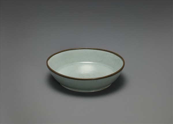 汝窯 青瓷碟 「丙」字銘