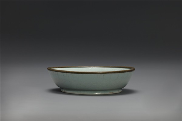 汝窯 青瓷碟 「丙」字銘