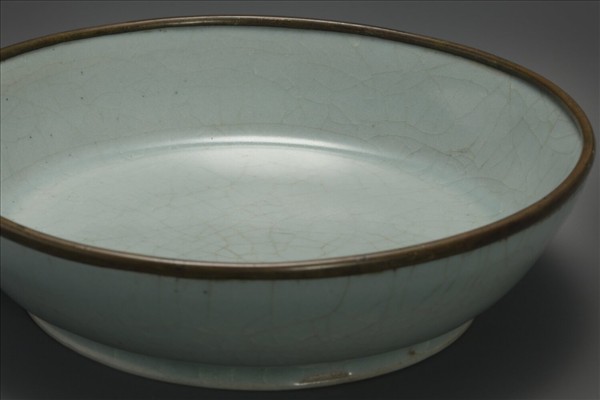 汝窯 青瓷碟 「丙」字銘