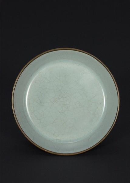 汝窯 青瓷碟 「丙」字銘