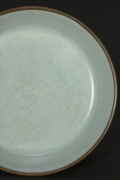 汝窯 青瓷碟 「丙」字銘