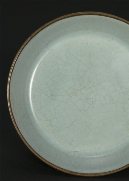 汝窯 青瓷碟 「丙」字銘