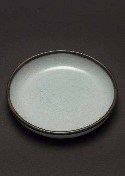 汝窯青瓷洗「奉華」銘- 故宮