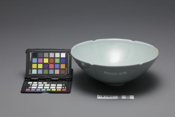 官窯 青瓷葵口碗