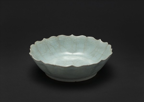 官窯 青瓷菱花式洗