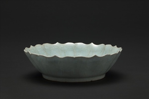 官窯 青瓷菱花式洗