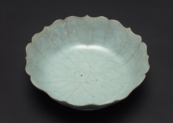 官窯 青瓷菱花式洗