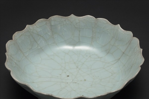 官窯 青瓷菱花式洗