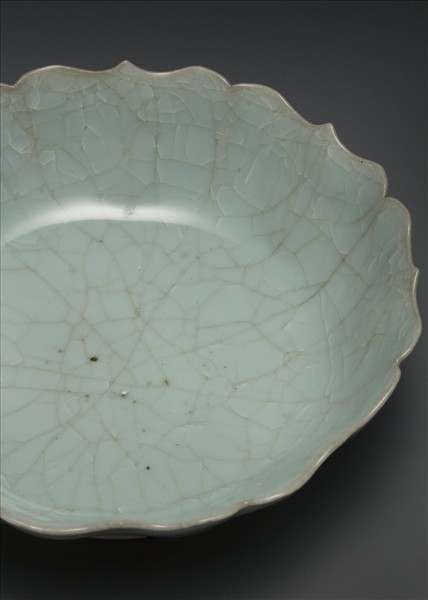 官窯 青瓷菱花式洗