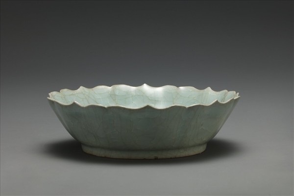 官窯 青瓷菱花式洗