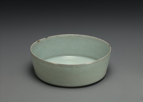 官窯 青瓷圓洗(「正庵」銘)