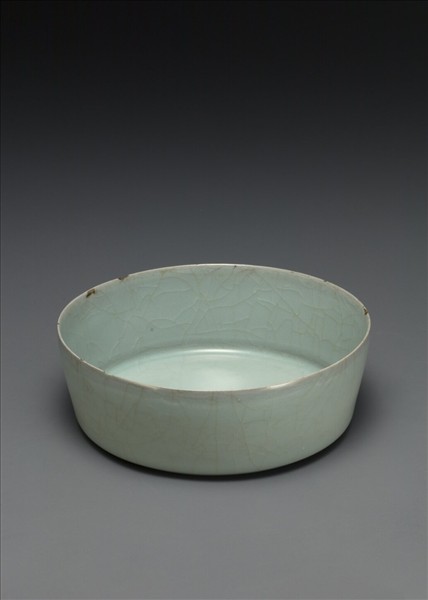 官窯 青瓷圓洗(「正庵」銘)