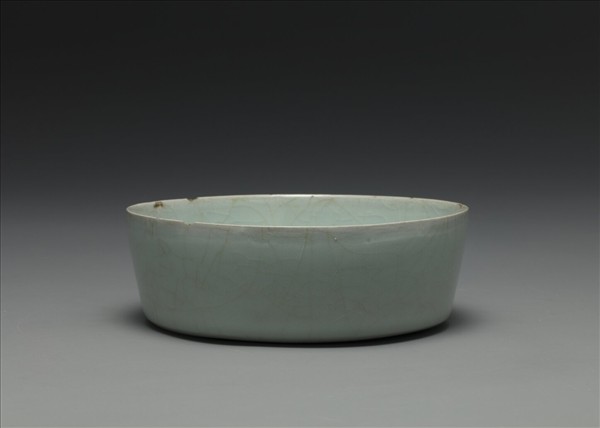 官窯 青瓷圓洗(「正庵」銘)