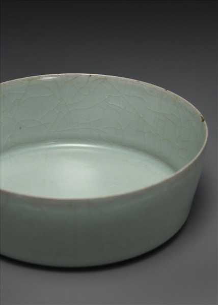 官窯 青瓷圓洗(「正庵」銘)