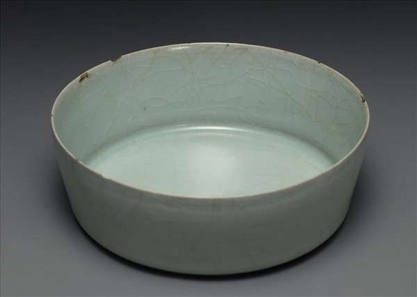 官窯 青瓷圓洗(「正庵」銘)