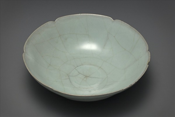 官窯 青瓷葵口碗