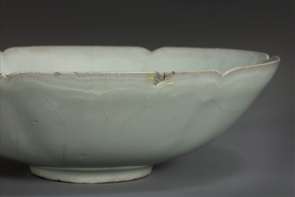 官窯 青瓷葵口碗