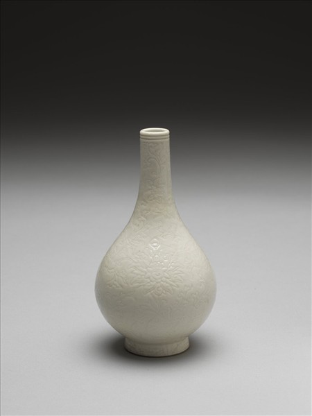 白瓷劃花花卉紋膽瓶