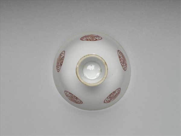 白瓷紅彩團鳳紋高足杯