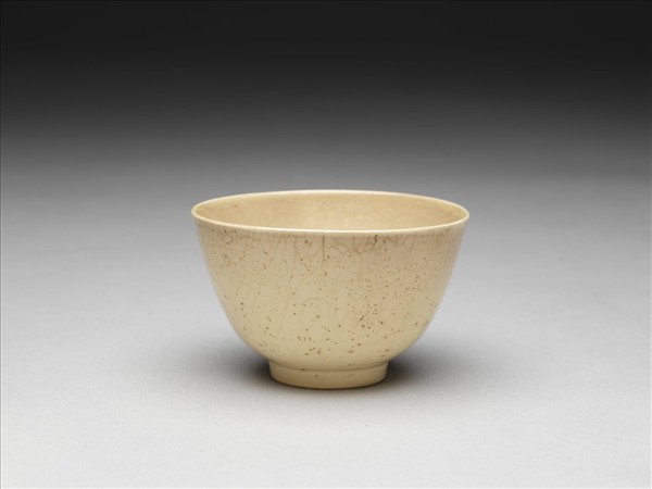 彭窯 白瓷弦紋杯