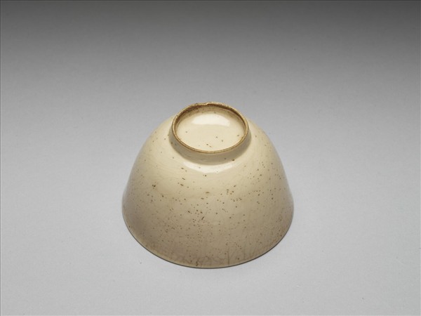 彭窯 白瓷弦紋杯