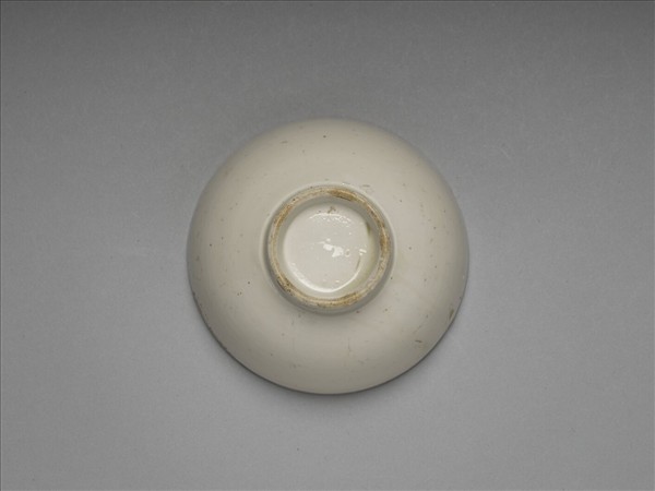 白瓷印花花卉紋葵花式杯