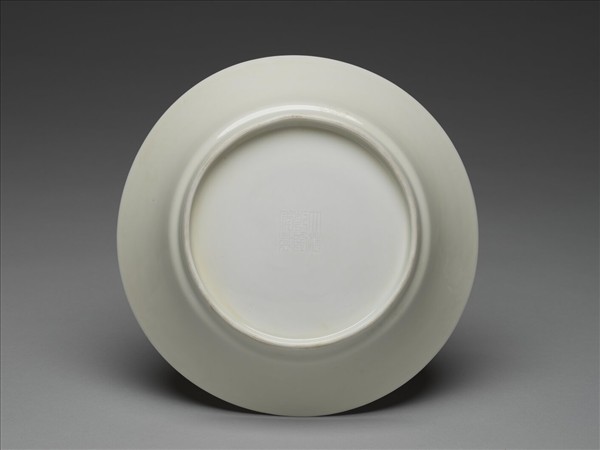 白瓷印花花卉紋盤