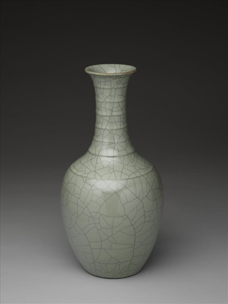 青瓷長頸弦紋瓶