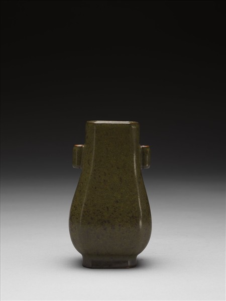 茶葉末釉貫耳壺