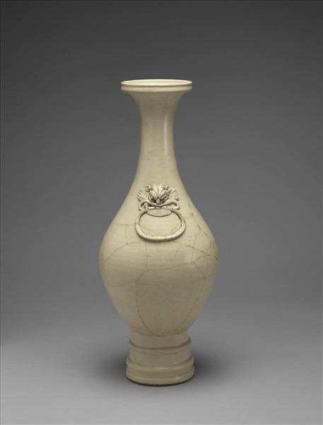 白瓷獸面銜環瓶