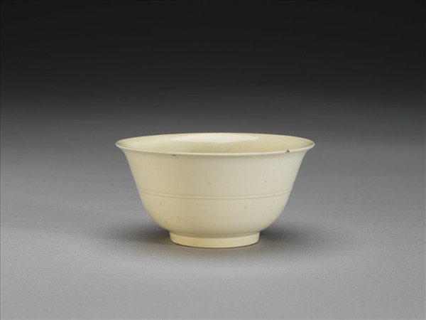 彭窯 白瓷弦紋杯