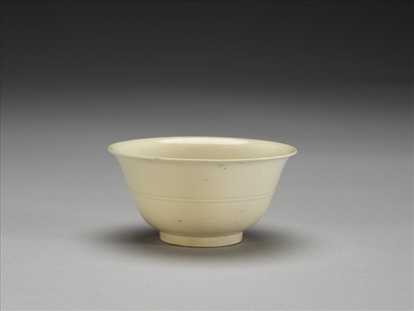 彭窯 白瓷弦紋杯