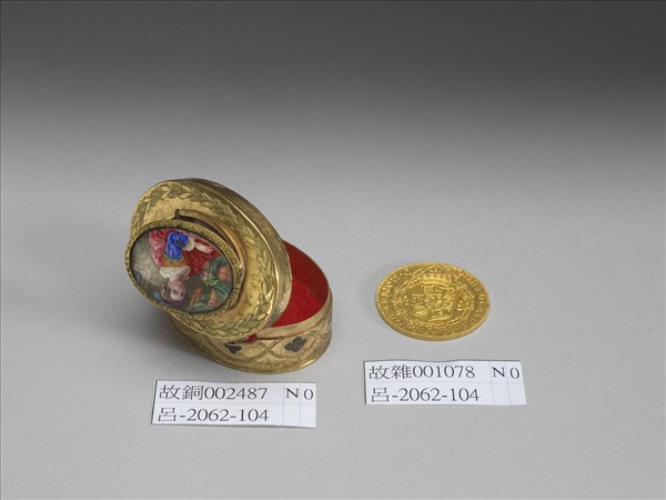 銅胎嵌琺瑯片雙層蓋鼻煙盒- 故宮