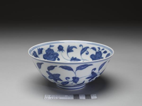 青花梔子花紋碗