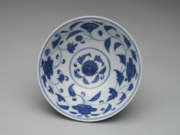 青花梔子花紋碗