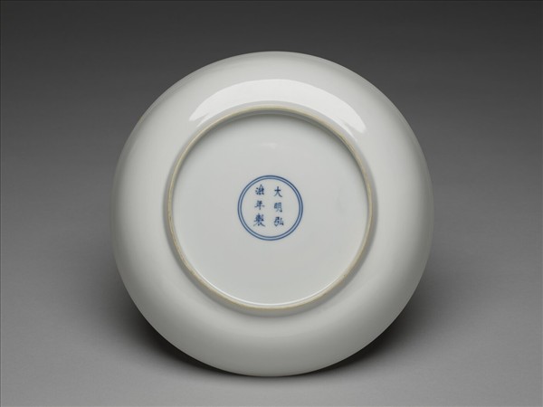 甜白釉盤