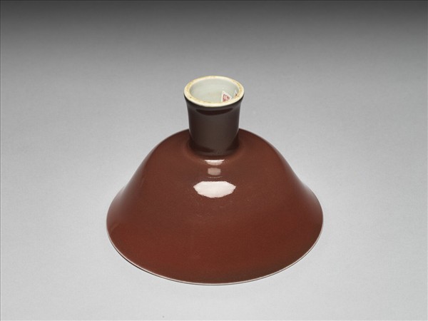 霽紅釉錐拱龍紋高足碗