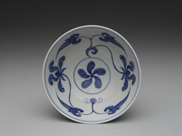青花寶蓮紋碗